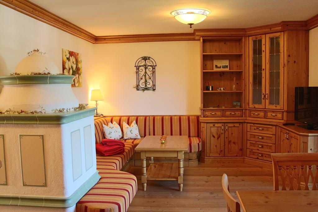 Ferienwohnung Schossleitner - Der Wohlfuehl-Ansitz Am Wolfgangsee Mit Weitblick Sankt Gilgen Værelse billede