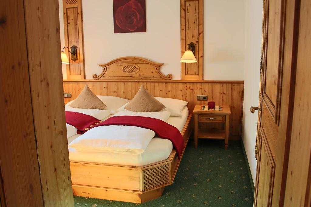 Ferienwohnung Schossleitner - Der Wohlfuehl-Ansitz Am Wolfgangsee Mit Weitblick Sankt Gilgen Værelse billede